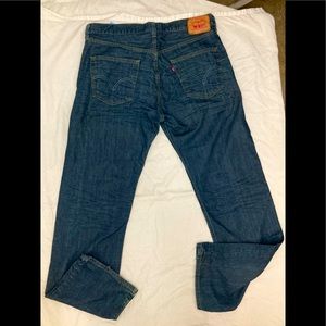Men’s Levi’s distressed jeans